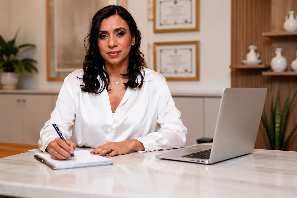 Dr. Carolina Ribeiro